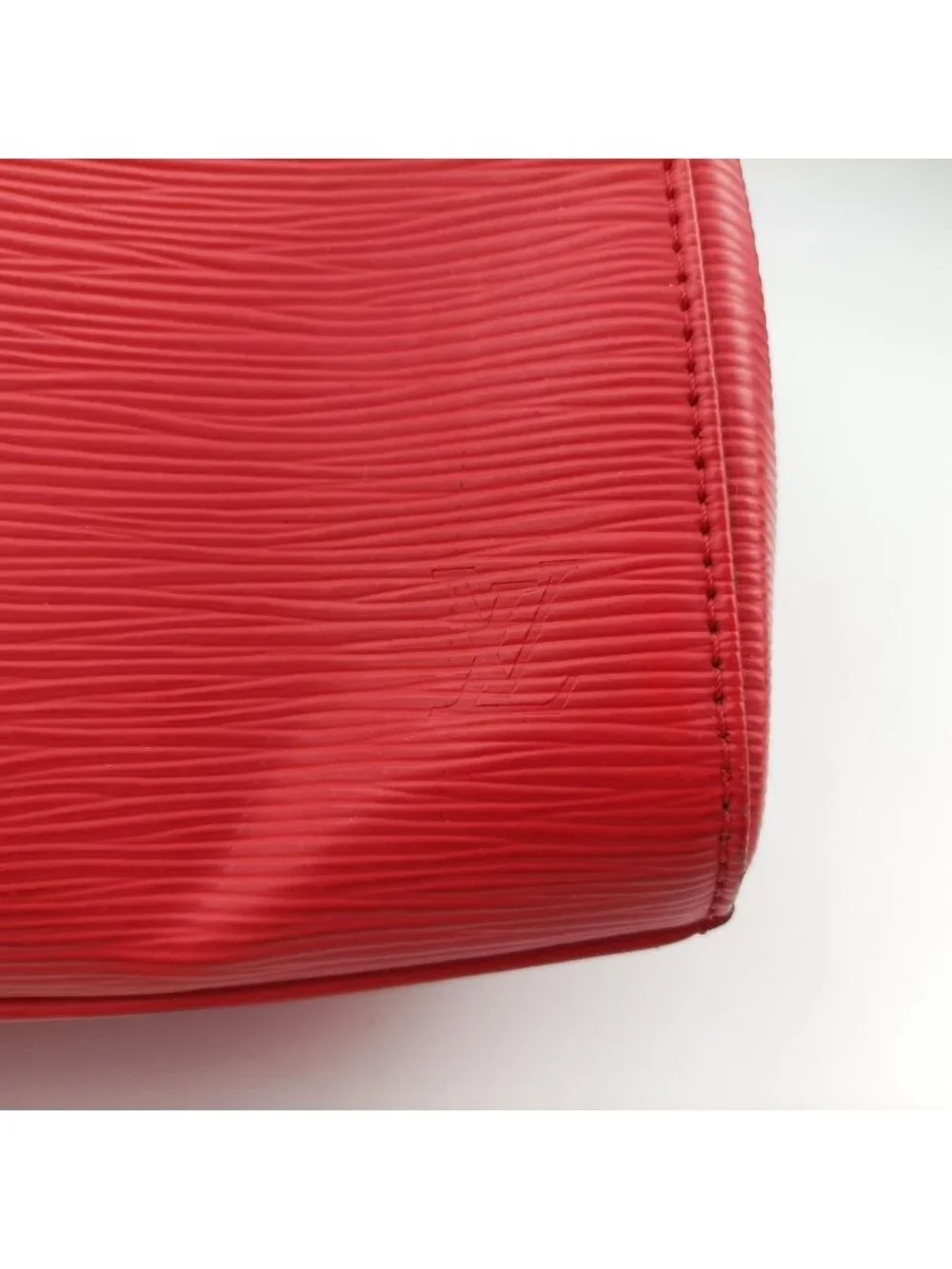 Louis Vuitton Blair MM Rouge Shoulder Bag